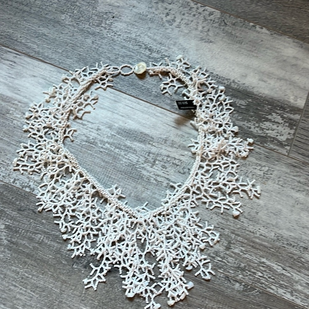 NWT Vintage Banana Republic Coral Beading Statement Necklace